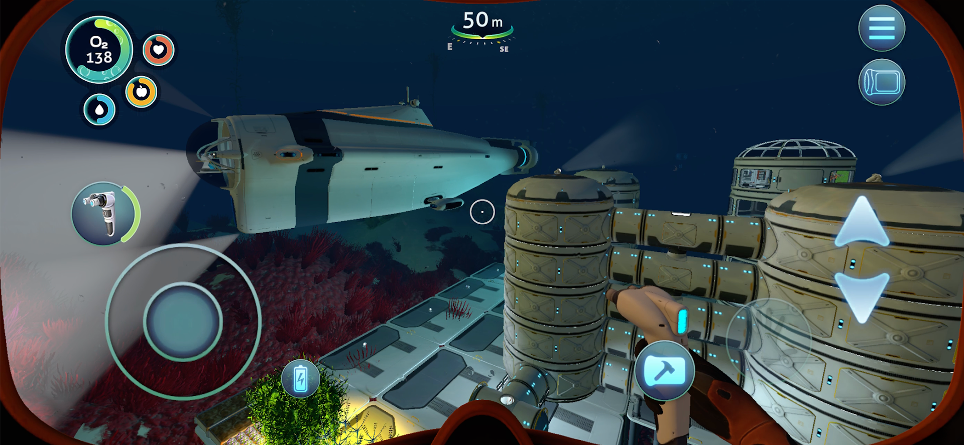 A large player base and a Cyclops submarine in Subnautica. Image courtesy of Playdigious.